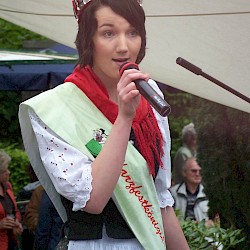 13. Rhododendronfest - mit neuer Rhododendronkönigin Caroline