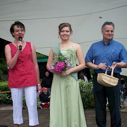 13. Rhododendronfest - mit neuer Rhododendronkönigin Caroline