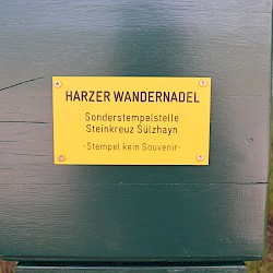 Sonderstempelkasten der "Harzer Wandernadel" am Steinkreuz