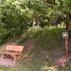 Sonderstempelkasten der "Harzer Wandernadel" am Steinkreuz