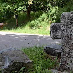 Sonderstempelkasten der "Harzer Wandernadel" am Steinkreuz