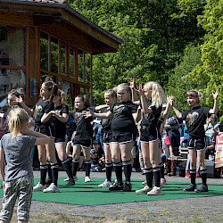 Zahlreiche Gäste und königlicher Glanz zum Rhododendronfest in Sülzhayn
