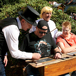 68 Alte Schulbank (Foto: T. Ittner)